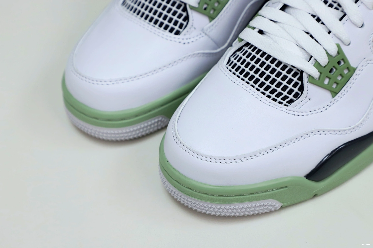 4 JORDAN AIR 